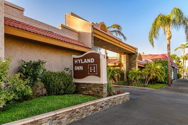 Hyland Motel Brea image 7